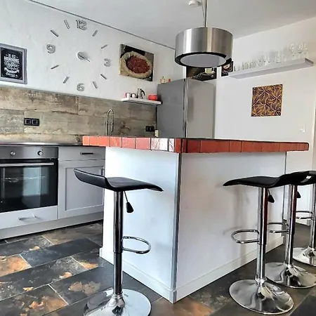 Cosy 2 Bedroom On 5 Floor With Balcony In The Centre Of Near The Playa- Spain Denia