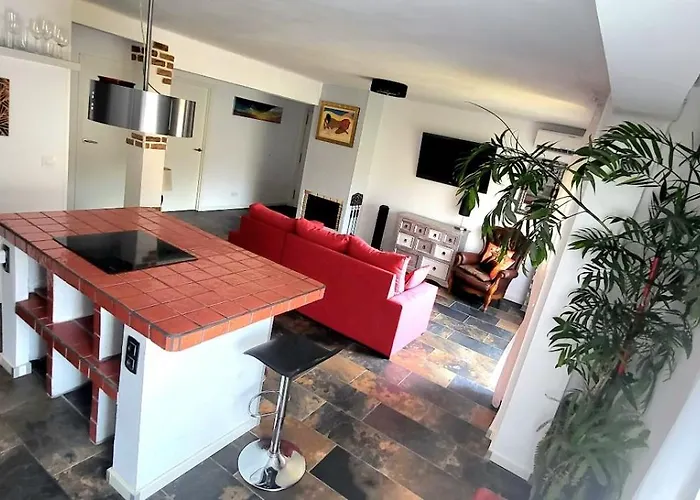 Апартаменти Cosy 2 Bedroom On 5 Floor With Balcony In The Centre Of Near The Playa- Spain *