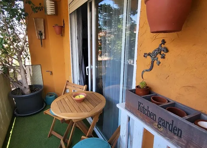 Cosy 2 Bedroom On 5 Floor With Balcony In The Centre Of Near The Playa- Spain * Денія