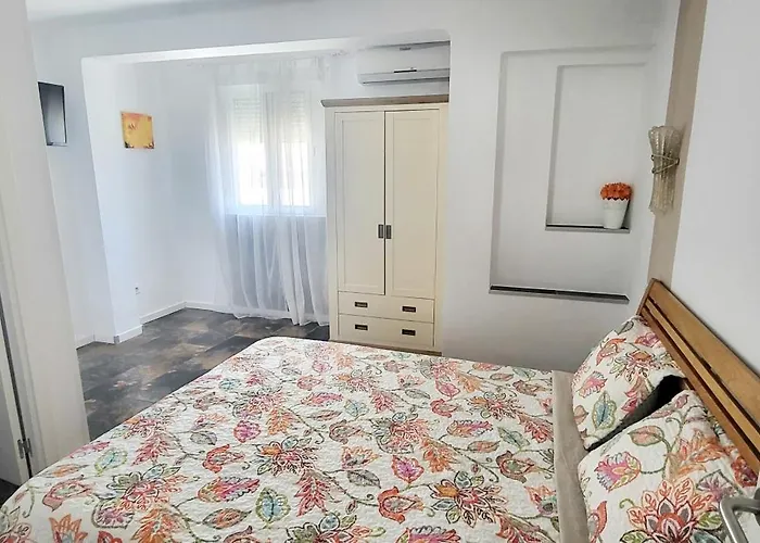 Апартаменти Cosy 2 Bedroom On 5 Floor With Balcony In The Centre Of Near The Playa- Spain Денія