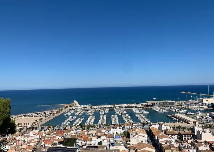 Апартаменти Cosy 2 Bedroom On 5 Floor With Balcony In The Centre Of Near The Playa- Spain Денія