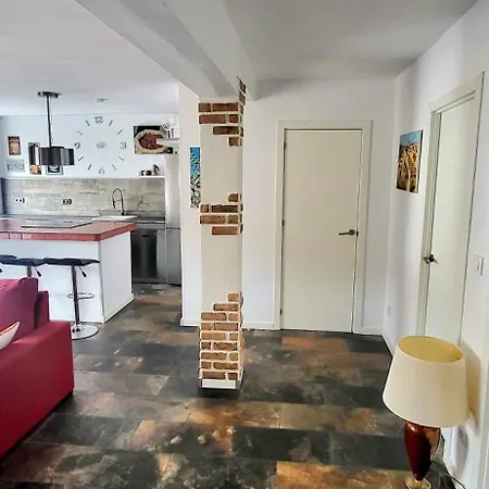 Cosy 2 Bedroom On 5 Floor With Balcony In The Centre Of Near The Playa- Spain *